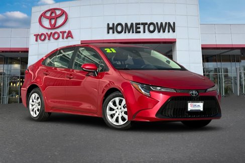 Used 2021 Toyota Corolla LE image 2