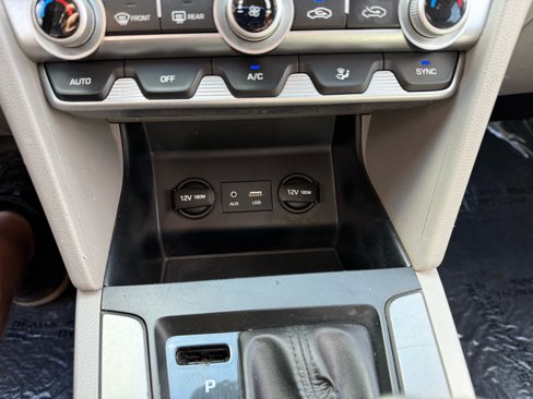 Used 2020 Hyundai Elantra SEL image 24