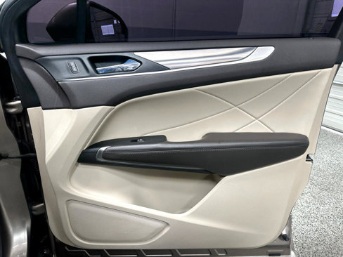 Used 2019 Lincoln MKC Premiere image 26