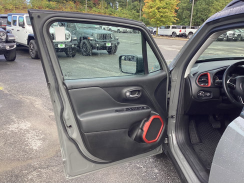 Used 2021 Jeep Renegade Trailhawk w/ Trailer Tow Group image 15
