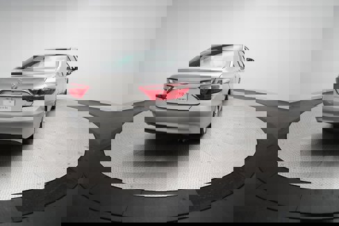 Used 2017 Toyota Camry LE image 33