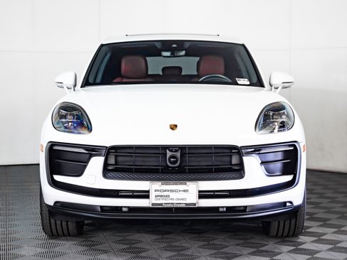 Certified 2023 Porsche Macan image 7