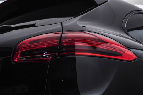 Used 2016 Porsche Cayenne Turbo S image 12