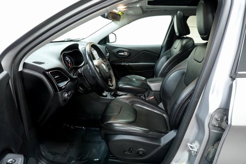 Used 2019 Jeep Cherokee Latitude Plus image 12