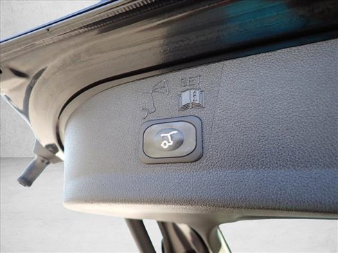 Used 2014 Ford Escape SE w/ Equipment Group 201A image 9