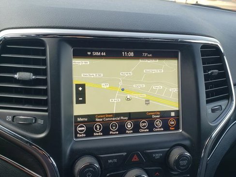 Used 2018 Jeep Grand Cherokee Limited image 25