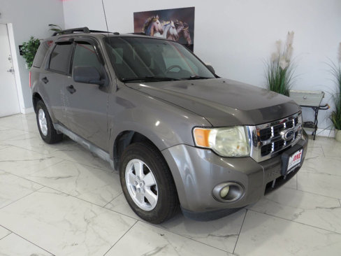 Used 2011 Ford Escape XLT w/ 202A Rapid Spec Order Code image 2
