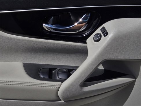 Used 2019 Nissan Rogue Sport SL image 24