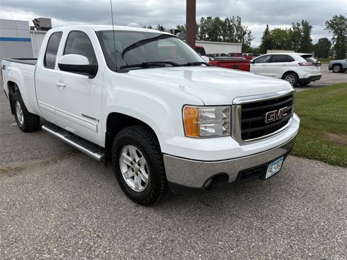Used 2007 GMC Sierra 1500 SLT w/ SLE/SLT Trailering Package image 2