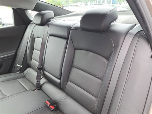 Used 2020 Chevrolet Malibu LT w/ Leather Package image 12