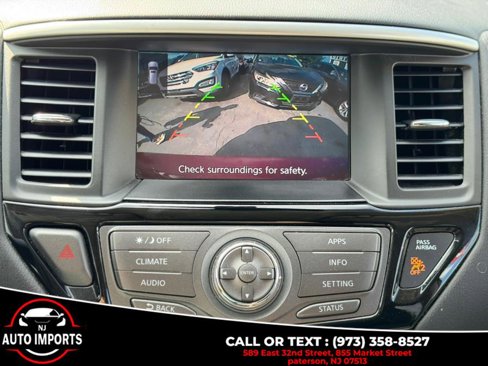 Used 2017 Nissan Pathfinder SV image 30