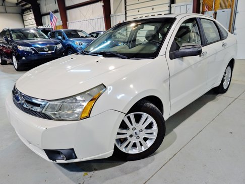 Used 2010 Ford Focus SEL image 1