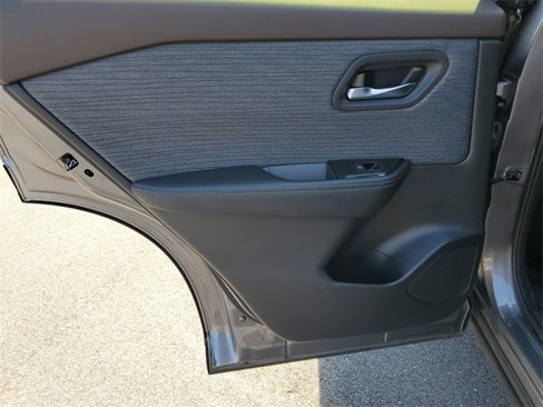 Used 2023 Nissan Rogue SV image 23