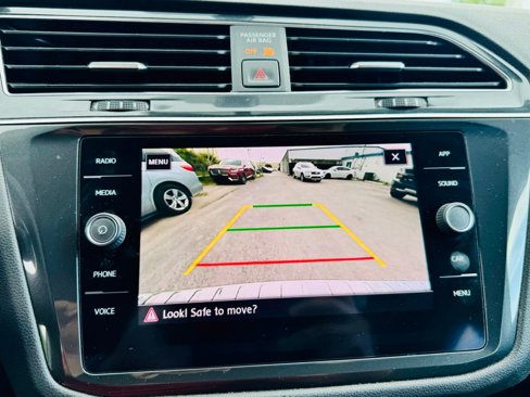Used 2019 Volkswagen Tiguan SE image 16