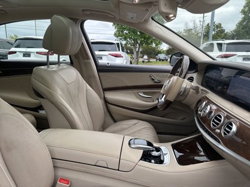Used 2018 Mercedes-Benz S 560 Sedan image 32