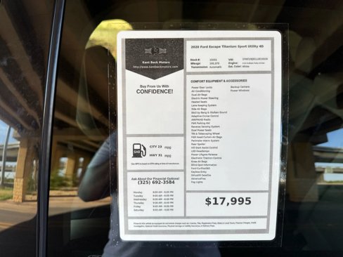 Used 2020 Ford Escape Titanium image 32