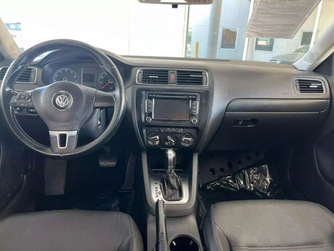 Used 2011 Volkswagen Jetta SE image 17