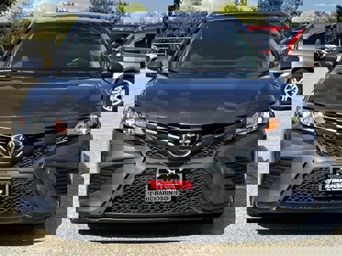 Used 2020 Toyota Camry image 7