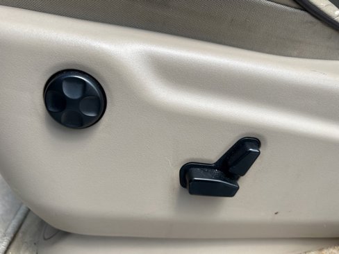 Used 2015 Jeep Grand Cherokee Overland image 14