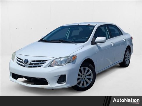 Used 2013 Toyota Corolla LE image 1