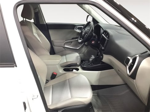 Used 2022 Kia Soul LX image 15