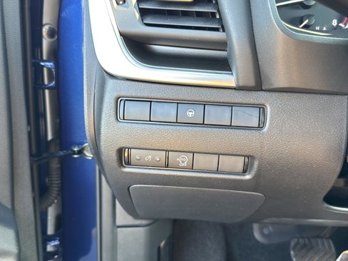 Used 2023 Nissan Rogue SV image 21