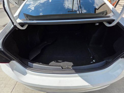 Used 2021 Chevrolet Malibu LT image 11