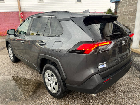 Used 2021 Toyota RAV4 LE image 6