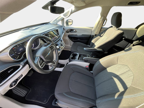 Used 2021 Chrysler Pacifica Touring w/ Cold Weather Group image 8