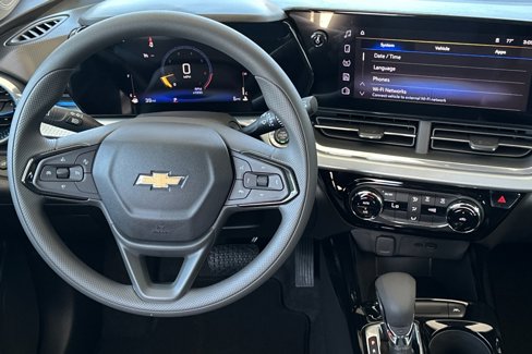 New 2025 Chevrolet Trax LT image 14