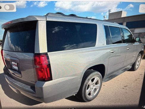 Used 2019 Chevrolet Suburban LT image 3