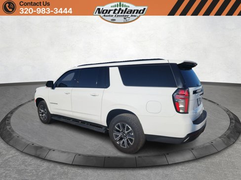 Used 2024 Chevrolet Suburban Z71 image 7