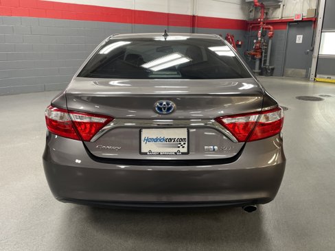 Used 2017 Toyota Camry XLE image 9