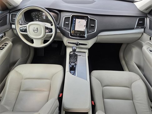 Used 2022 Volvo XC90 T5 Momentum w/ Climate Package image 11