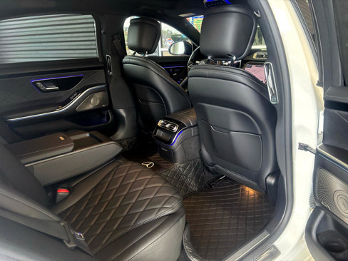 Used 2022 Mercedes-Benz S 580 4MATIC Sedan w/ AMG Line Package image 36