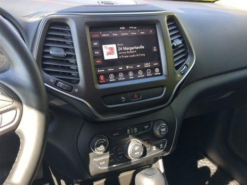 Used 2019 Jeep Cherokee Trailhawk w/ Cold Weather Group image 19