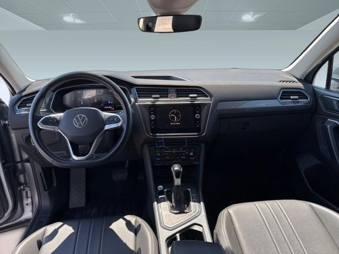 Used 2024 Volkswagen Tiguan SE image 14