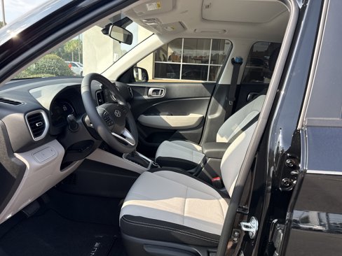 New 2025 Hyundai Venue SEL image 11