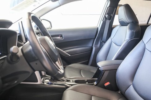 Used 2023 Toyota Corolla Cross XLE image 18