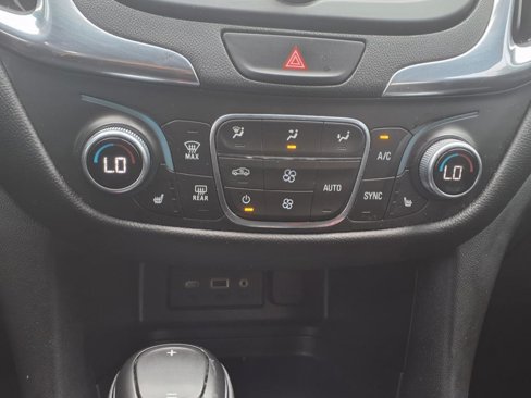 Used 2021 Chevrolet Equinox LT image 21