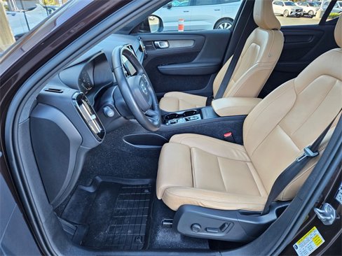 Used 2019 Volvo XC40 T5 Inscription image 13