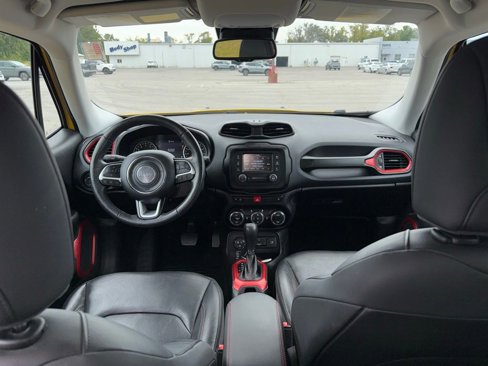 Used 2017 Jeep Renegade Trailhawk w/ Premium Trailhawk Package image 14