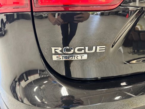 Used 2021 Nissan Rogue Sport S image 14