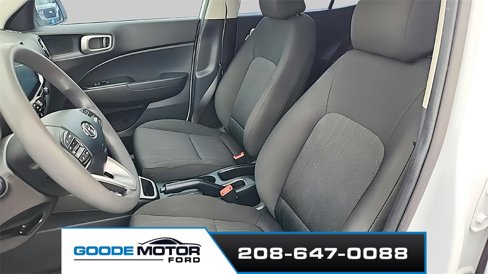 Used 2022 Hyundai Venue SE image 10
