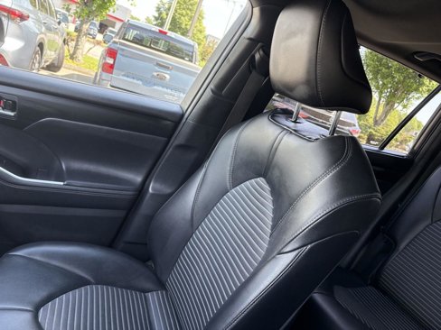 Used 2021 Toyota Highlander XSE image 21
