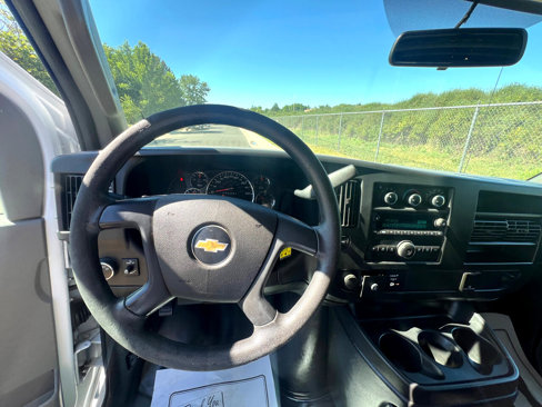 Used 2016 Chevrolet Express 2500 image 18