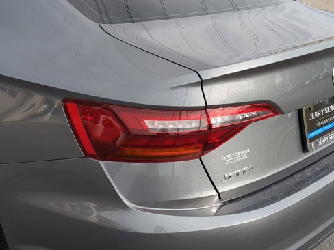 Used 2019 Volkswagen Jetta R-Line image 11