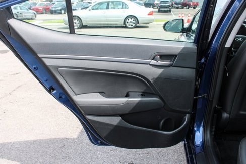 Used 2017 Hyundai Elantra Limited image 36