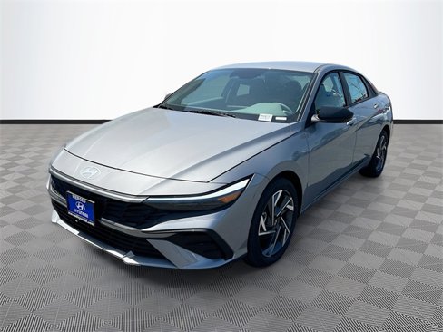 New 2025 Hyundai Elantra SEL image 3