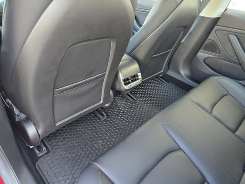 Used 2018 Tesla Model 3 Long Range image 32